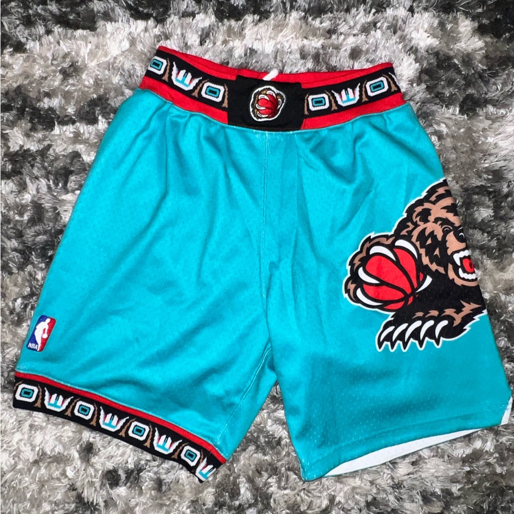 ‼️100% AUTHENTIC MITCHELL & NESS SHORTS‼️